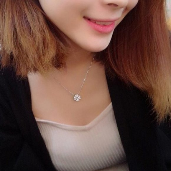 NEW 925 Sterling Silver Diamond Clover Necklace A - Picture 2 of 6